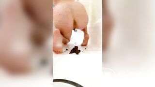 bathtube shit on feet