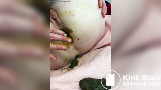 girl making out with her girlfriend turd