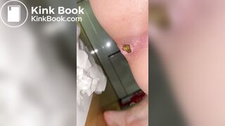 Close-up amateur scat video 8