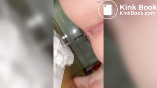 Close-up amateur scat video 8