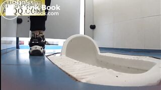 China's girl poop.MT_012