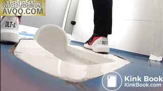 China's girl poop.MT_012