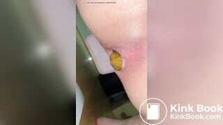 Close-up amateur scat video 7