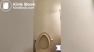 Nice ass jiggle and poop