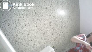 girl poop a long turd