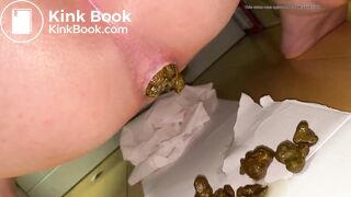 Close-up amateur scat video 9