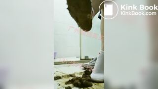 Chinese girls urinate and defecate