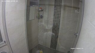 Woman pooping in Toilet 289