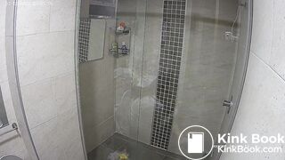 Woman pooping in Toilet 289