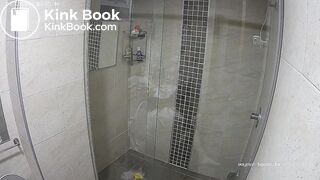 Woman pooping in Toilet 289