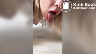 Blonde shitty beauty