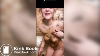 Amateur chick enjoying smearing her body