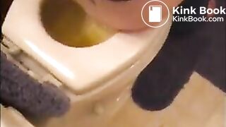 Cute girl pooping - video 24