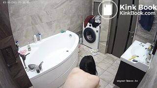 Woman pooping in Toilet 270