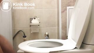 Woman Farting While Pooping