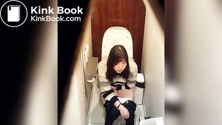 Girl toilet poop constipation