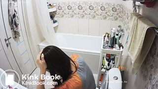 Woman pooping in Toilet 275