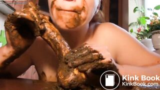 Milf shits on her dildo