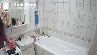 Woman pooping in Toilet 258