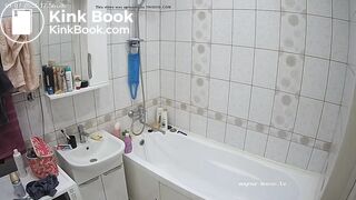 Woman pooping in Toilet 258
