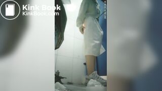 random girl pee poop - video 39