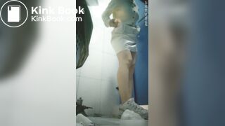 random girl pee poop - video 39