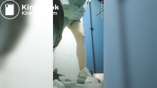 random girl pee poop - video 39