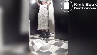 japanese cute giri pooping toilet voyeur