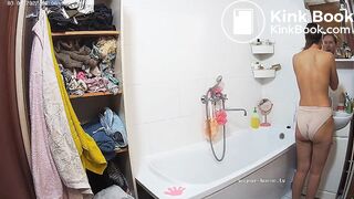 Woman pooping in Toilet 243