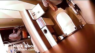 Poop spy cam - video 2