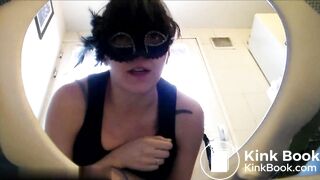 Lady offers her tasty shit log - video 2