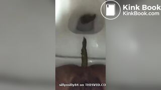 Slim light skin chick quick poop