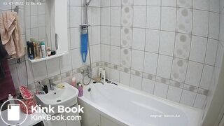 Woman pooping in Toilet 259