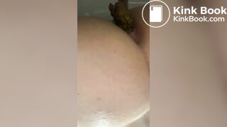 Teen girl shits and pisses on toilet