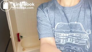 Milf Spraying Shit all Over the Bathtub