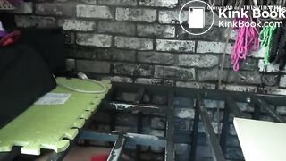 Chinese femdom devoted toilet slave drinking pee