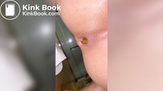 japan poop in her bf hand