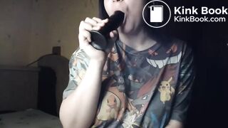 Swallows big brown load without a problem