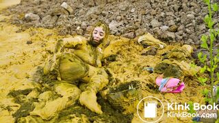 Orgasm in mud and manure