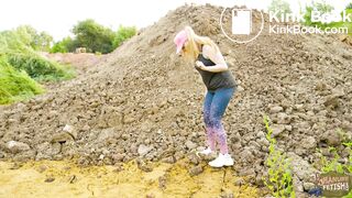 Orgasm in mud and manure