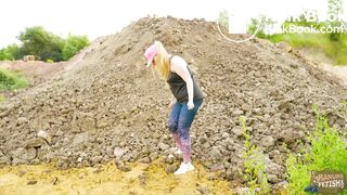 Orgasm in mud and manure