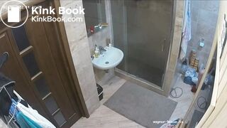 Woman pooping in Toilet 225