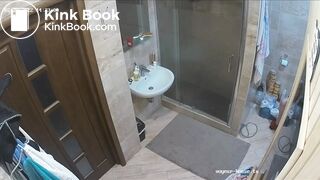 Woman pooping in Toilet 225