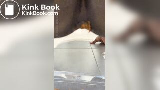 My ebony wife shits and i squeeze that lovely turd