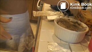 Goddess makes shit-filled cookie sandwiches for you