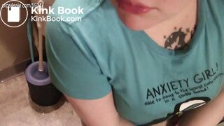 Girl Pooping 25