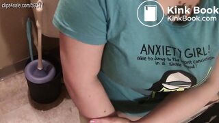 Girl Pooping 25