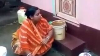 Pissed off Desi Bhabi Shitting