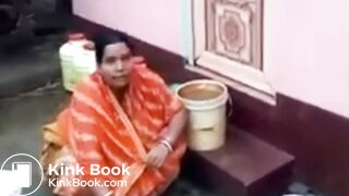 Pissed off Desi Bhabi Shitting
