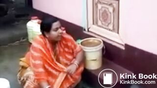 Pissed off Desi Bhabi Shitting